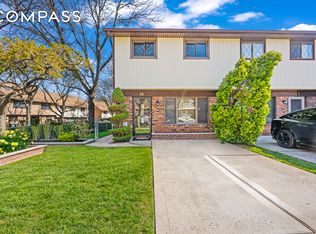 15 Hickory Cir #Townhouse, Staten Island, NY