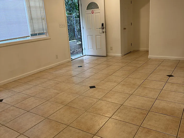 1432 Heulu St — Photo 1