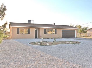 12344 Quinnault Rd, Apple Valley, CA 92308