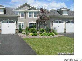 153 Avriel Dr, Fayetteville, NY 13066