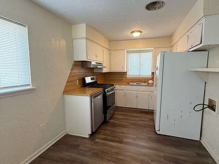 1539 NW 43rd St — Photo 5