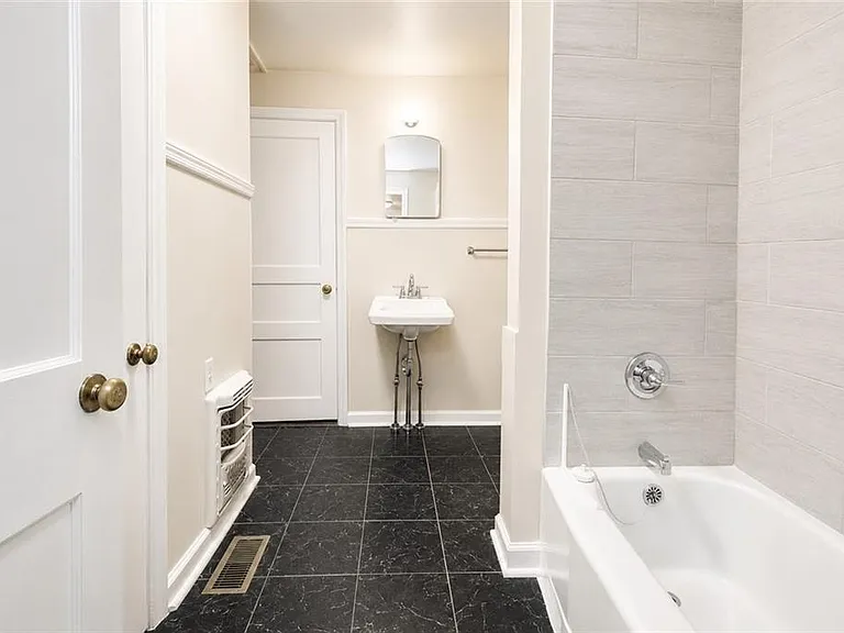 1360 Cunningham Rd SW — Photo 13