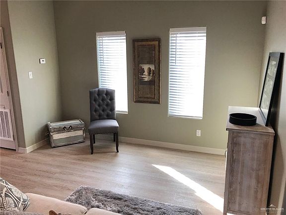 3rd image of 705 Murphy Ave APT 4