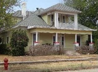 110 S Cedar St, Seymour, TX 76380