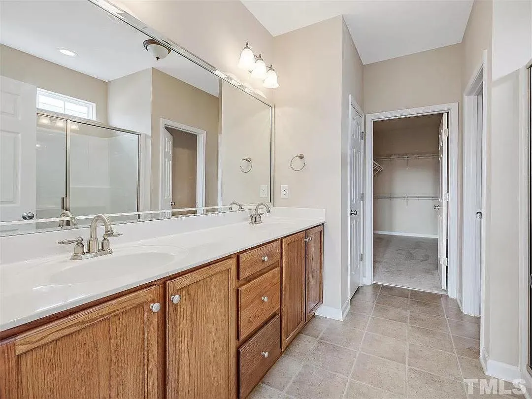 8506 Holdenby Trl — Photo 4