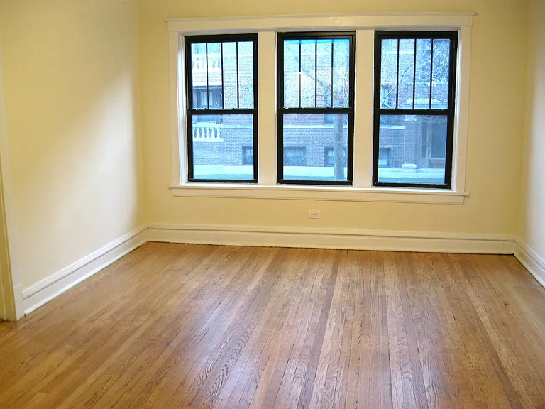 2516 N. Kedzie LP — Photo 33