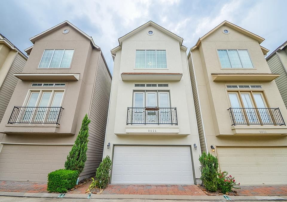 1st image of 9024 Harbor Hills Dr