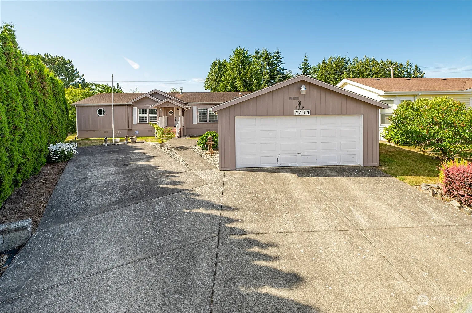 5575 E Shoreview photo 1