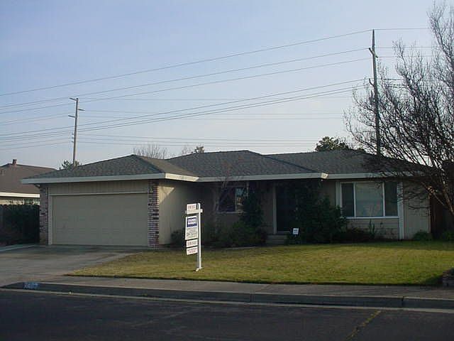 1st image of 2462 Brodalski St