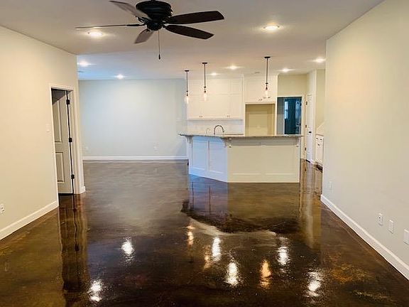 4th image of 6024 Frio Dr