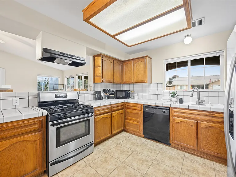 11610 Invidia Ct — Photo 22