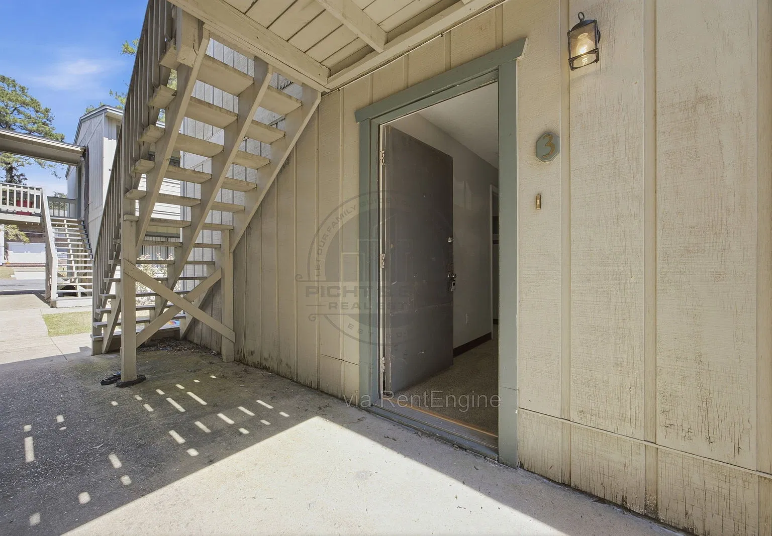 812 Richmond St — Photo 1