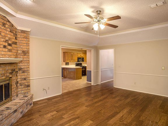 3rd image of 7513 Tarrytown Ave