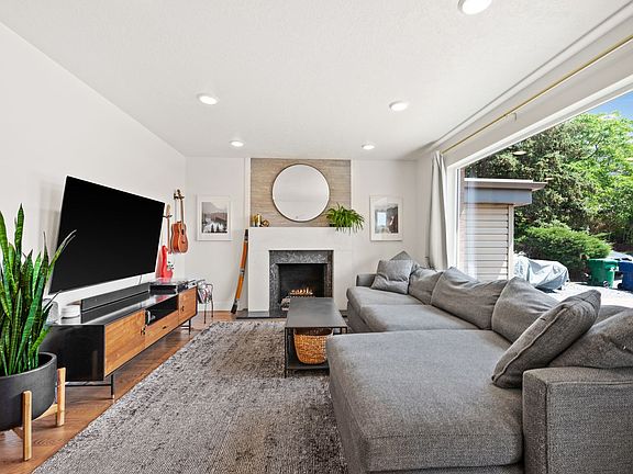 5th image of 2855 E Delsa Dr