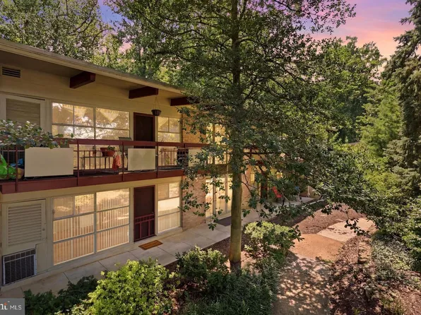 4203 Americana Dr APT 101, Annandale, VA 22003