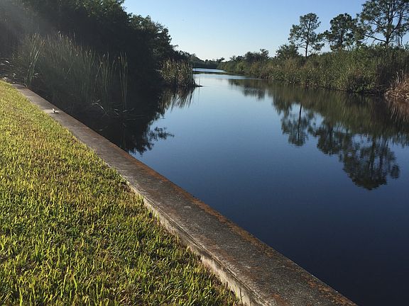 Seawall in great condition