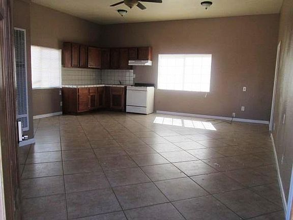 2nd image of 13338 Mesquite St