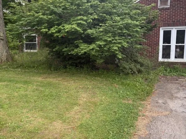 387 Lora Ave, Youngstown, OH 44504