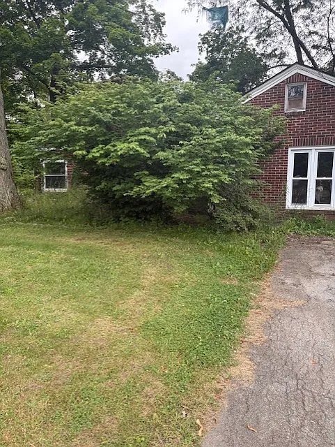 387 Lora Ave photo 1