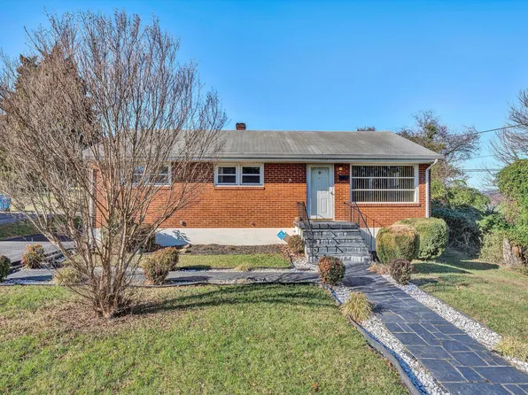 1722 Leon St NW, Roanoke, VA 24017