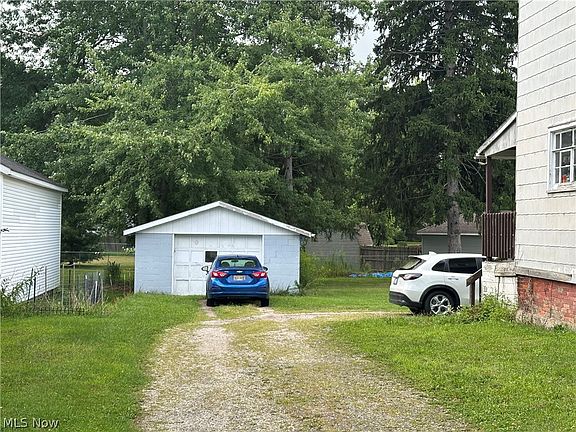 5th image of 538 W Main St