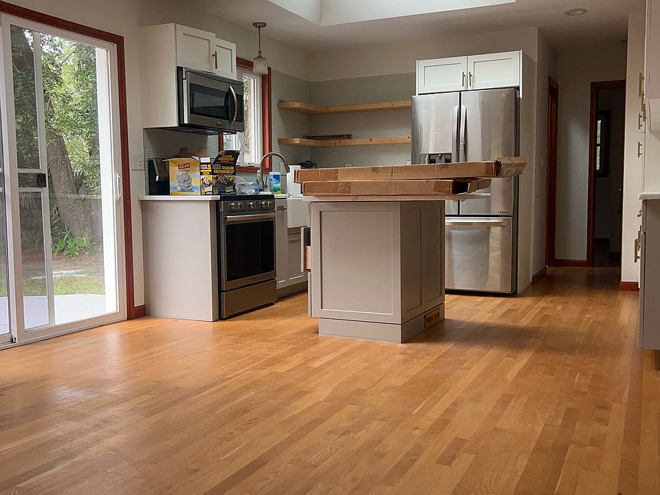Kitchen, dinette, patio door