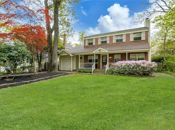 106 Roosevelt Avenue, Port Jefferson, NY 11777