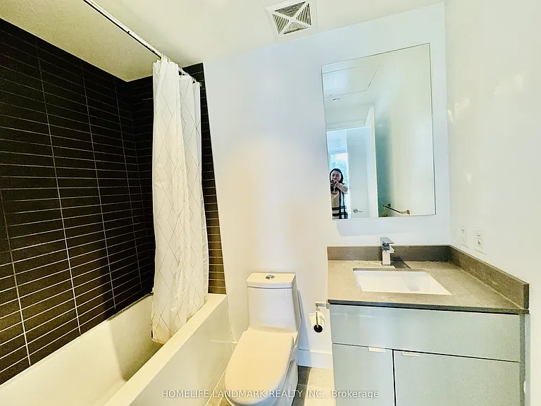 7 Grenville St #3811 — Photo 12