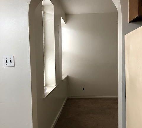 4th image of 800 N Adams St APT 1C