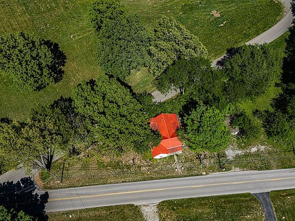 2nd image of 1110 Woodburn Allen Springs Rd