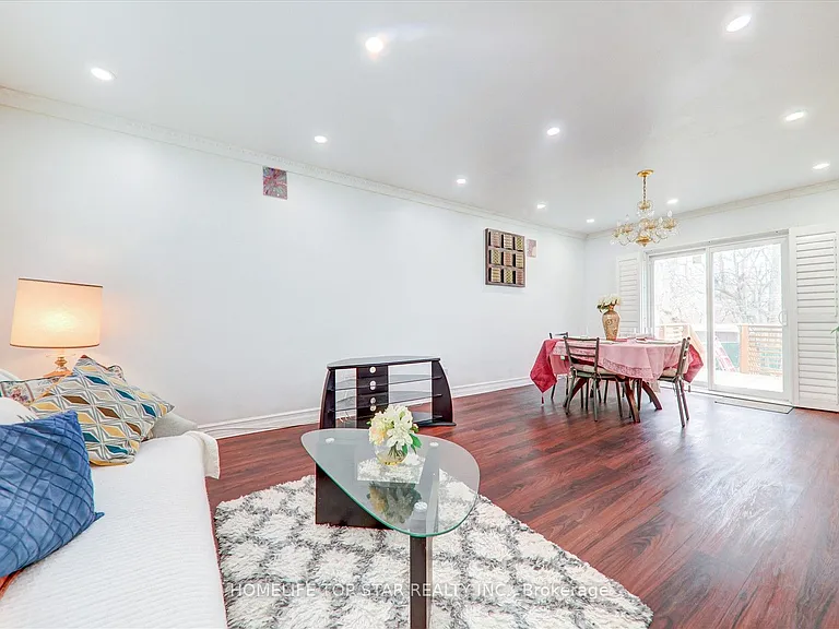 50 Chestnut Cres — Photo 3
