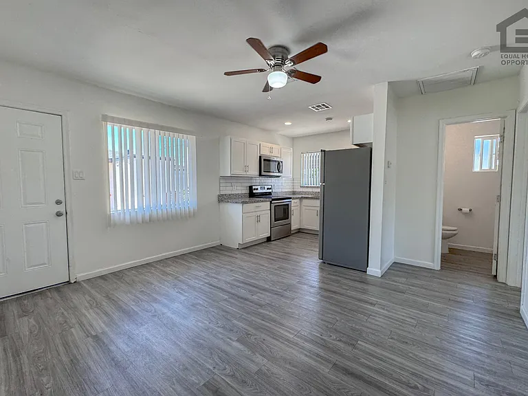 1346 E Willetta St — Photo 16