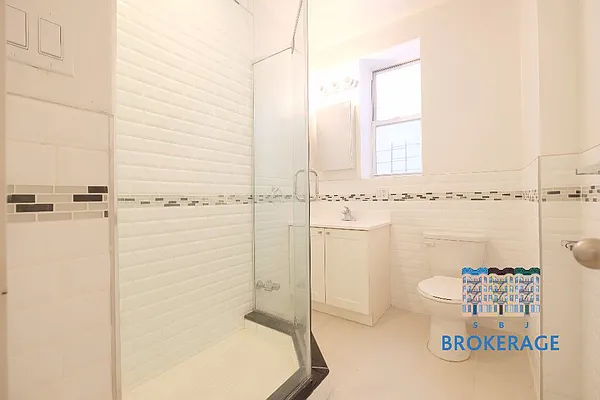 Rented by SBJ Brokerage, LLC | media 21