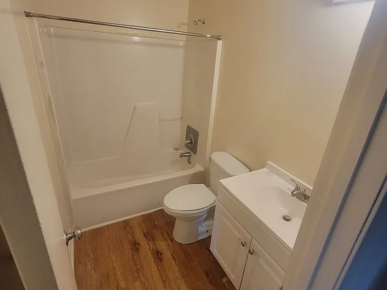 110 Arlington Retreat Apartments #4 — Photo 19