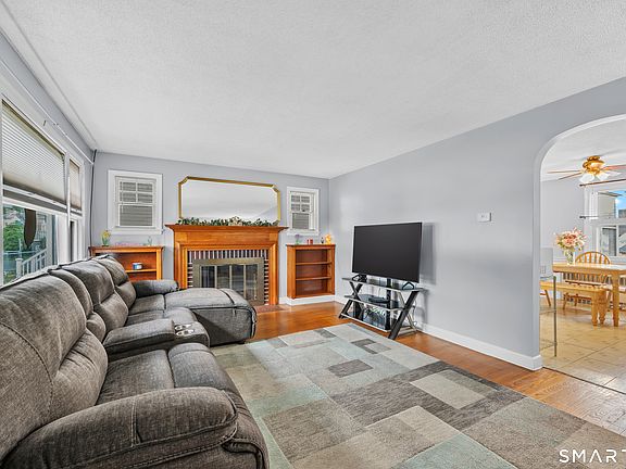 5th image of 75 Hollywood Avenue