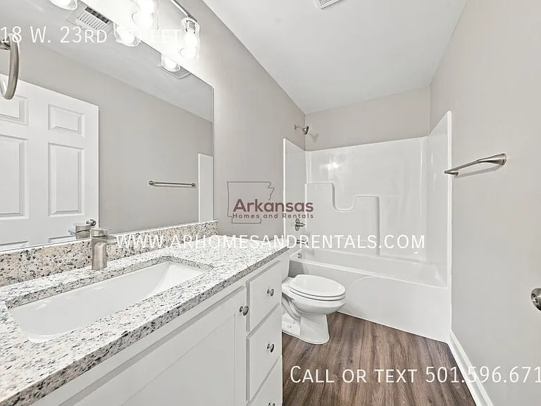 918 W 23rd St — Photo 6