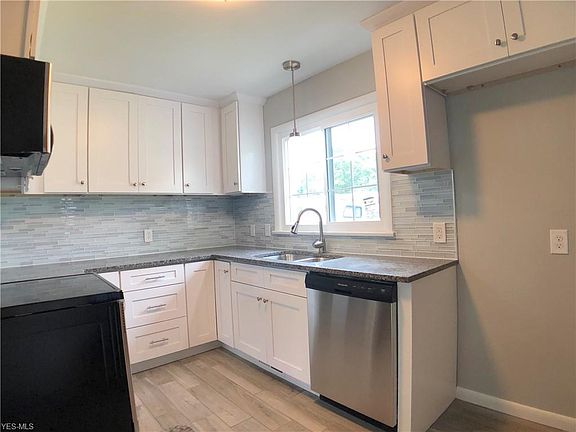 3rd image of 5001 Starr St