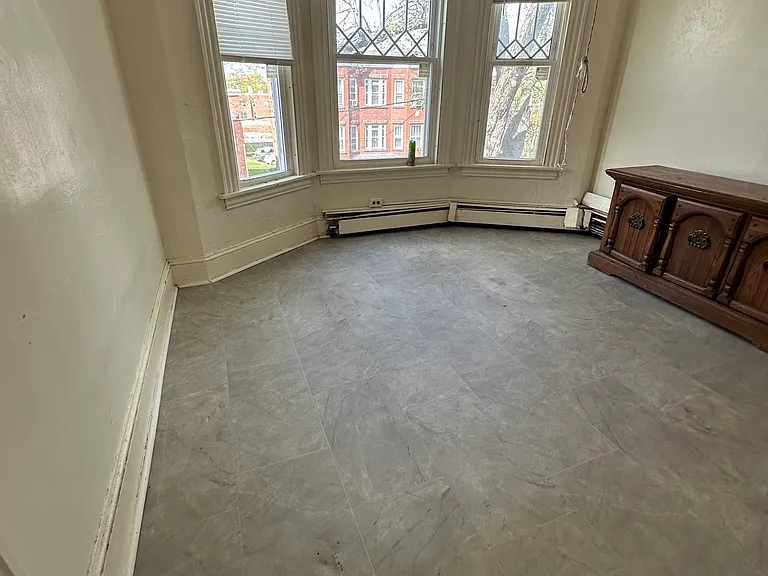 27 Mortson St #3E — Photo 13