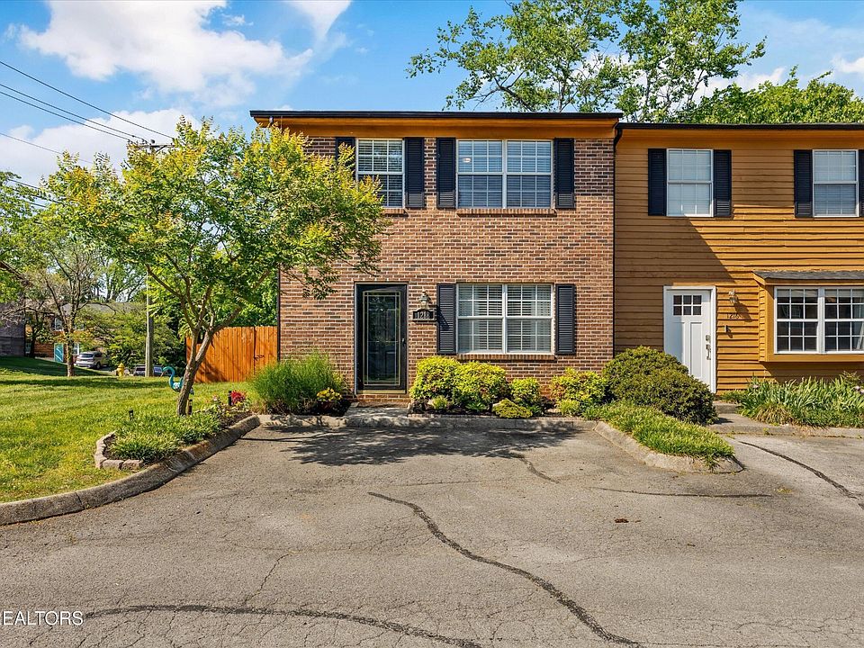 1st image of 1218 Crest Brook Dr