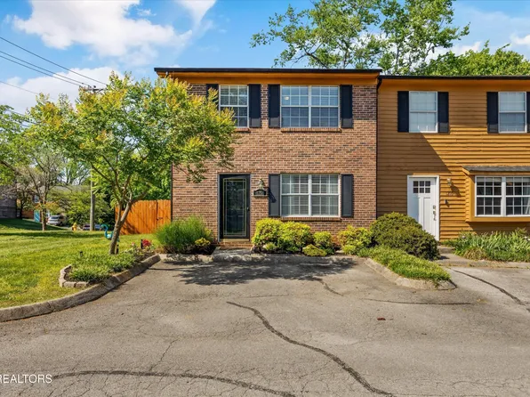 1218 Crest Brook Dr, Knoxville, TN 37923