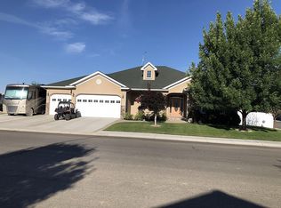 520 Cedarwood Dr, Powell, WY 82435