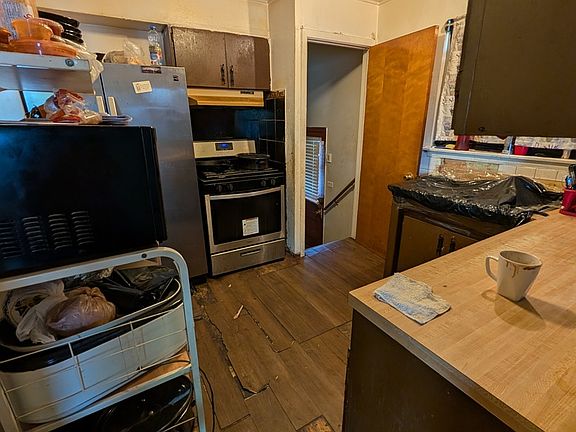 4th image of 14300 Avalon Ave