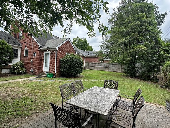 5th image of 3900 Floyd Ave