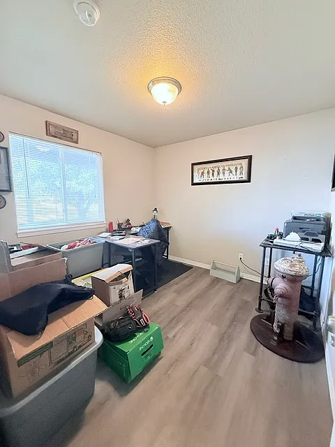3 bed, 2400 sqft, $2,350 — Photo 3