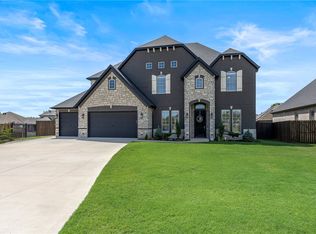 5706 S 59th St, Rogers, AR 72758