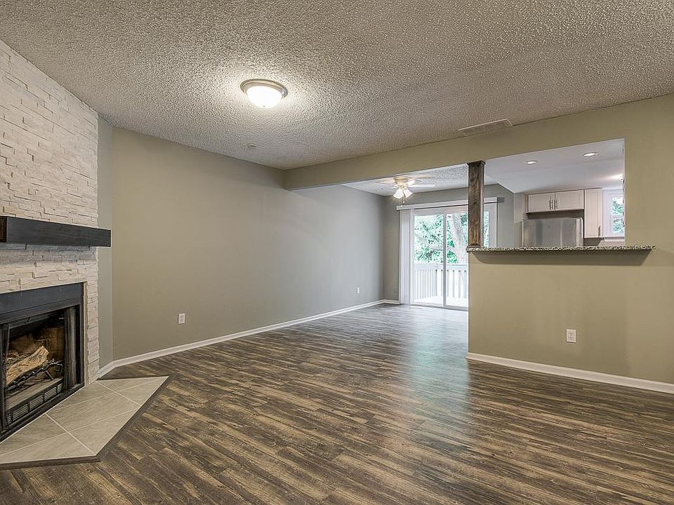 1st image of 3000 Eaton St