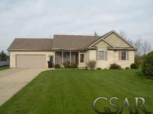 560 Elizabeth Dr, Owosso, MI 48867
