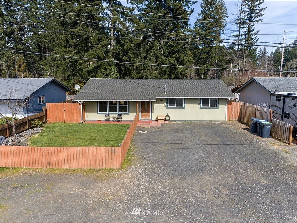 1st image of 920 Barnhard St