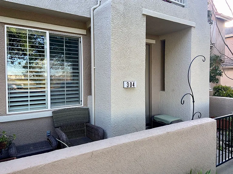 304 Esplanade Cir — Photo 42
