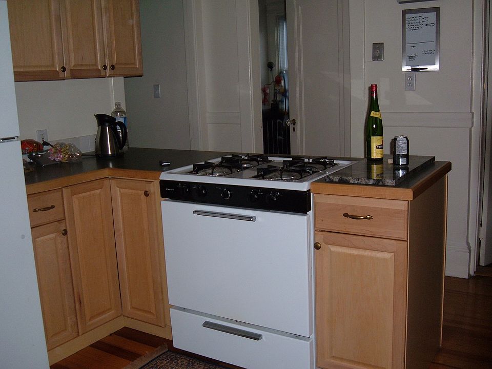 2nd image of 98 Forest St